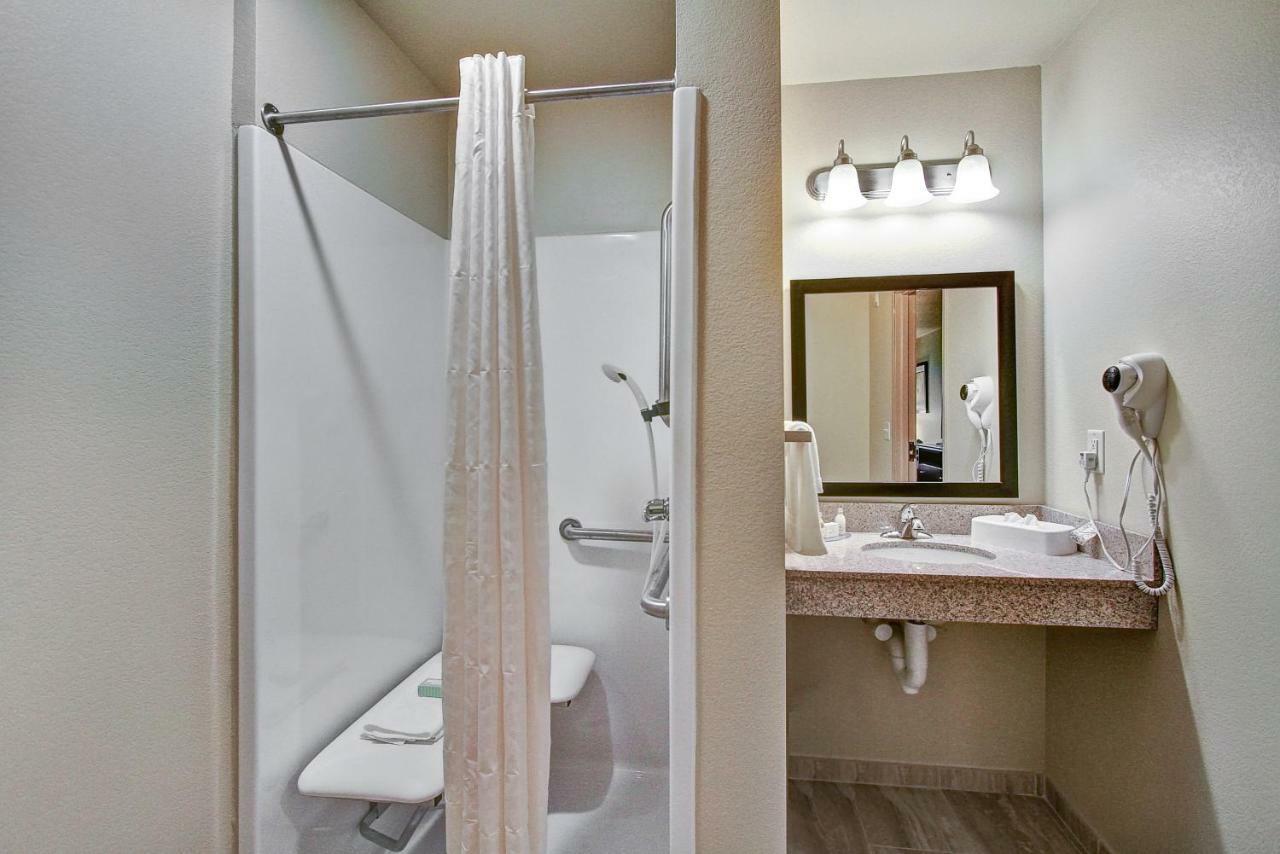 Cobblestone Hotel & Suites Pulaski/Green Bay Zewnętrze zdjęcie