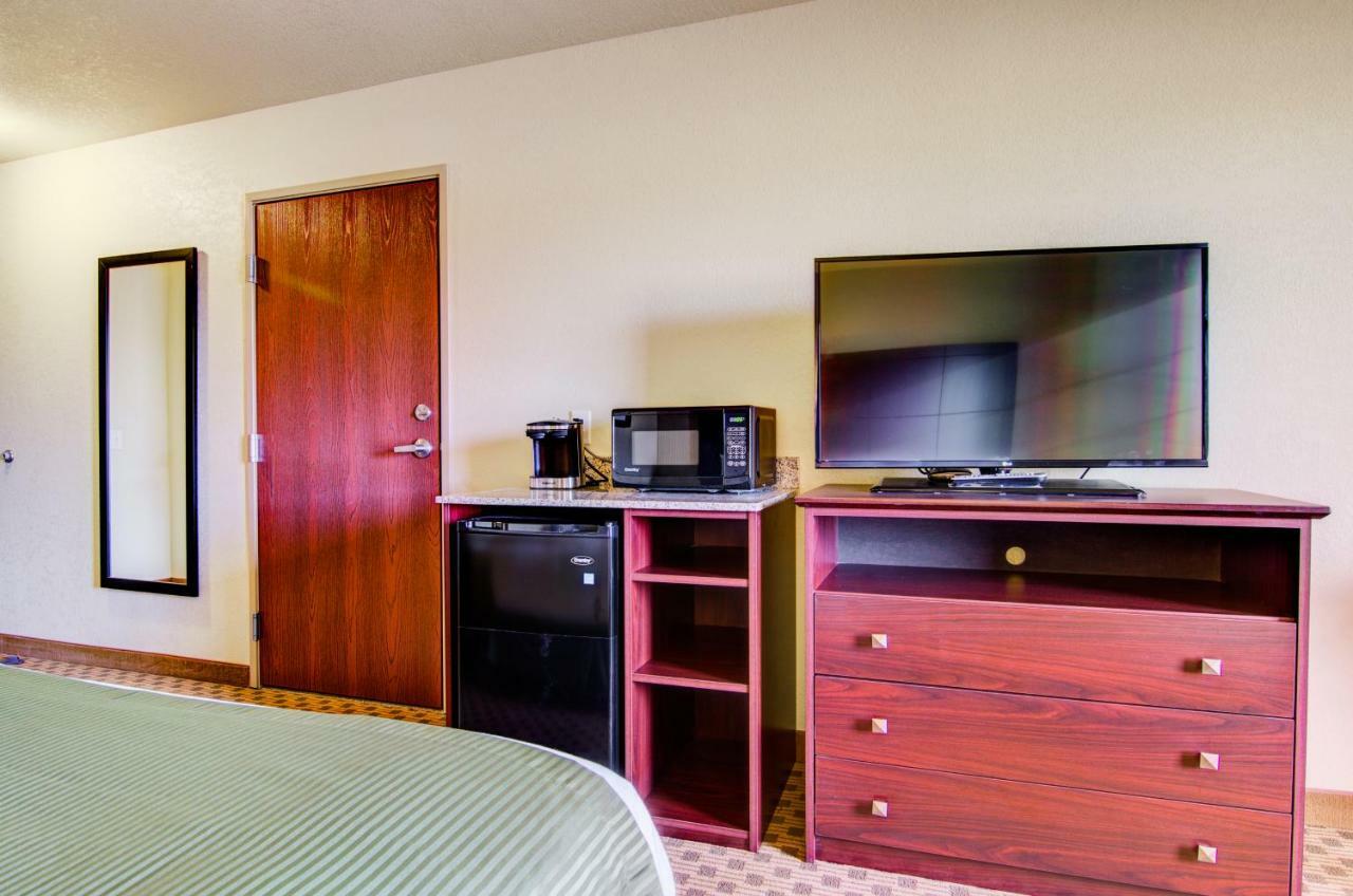 Cobblestone Hotel & Suites Pulaski/Green Bay Zewnętrze zdjęcie